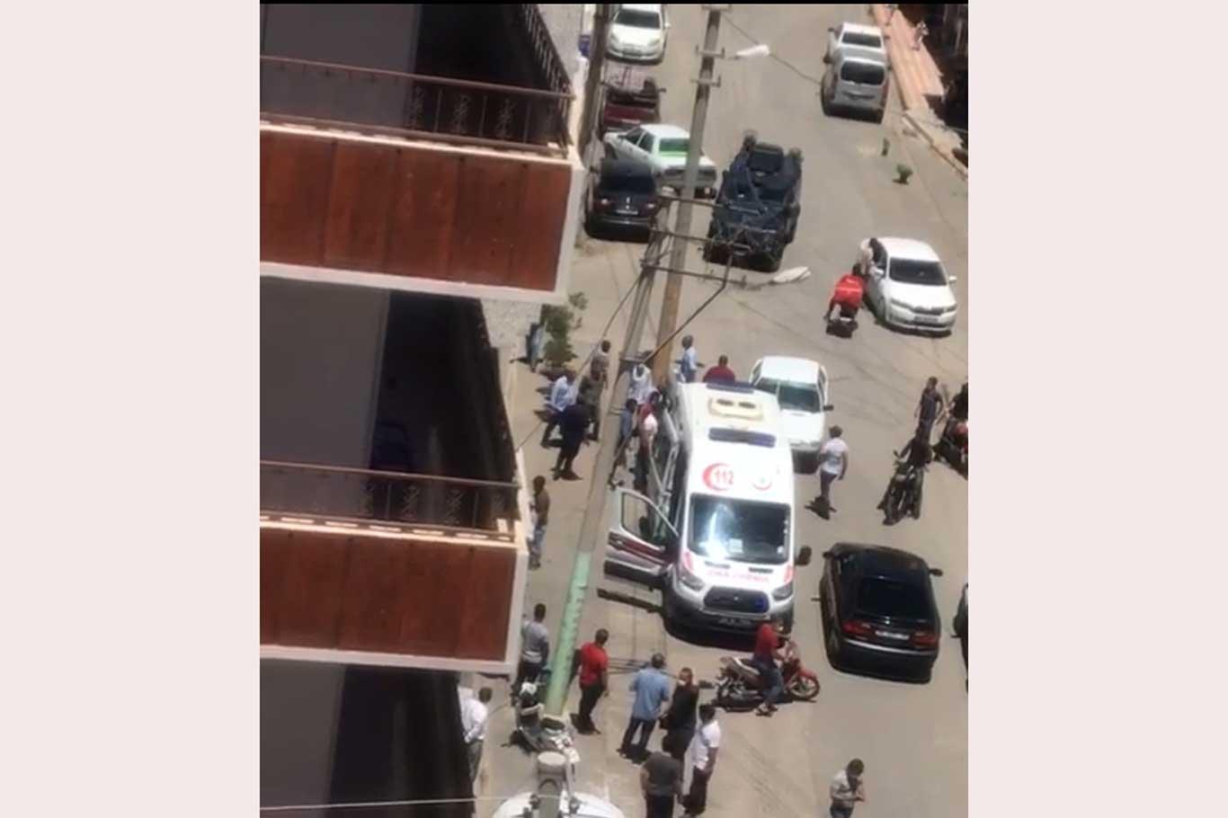 Şanlıurfa Viranşehir de silahlı kavga: 1 yaralı Şanlıurfa Viranşehir de silahlı kavga: 1 yaralı